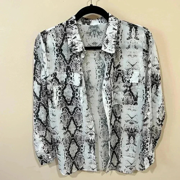 (42) snakeskin  blouse - Picture 2 of 5